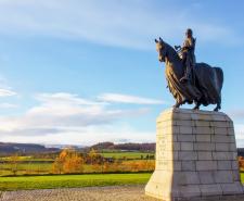 Statue of Robert the Bruce riding a horse