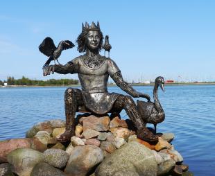 Statue of Njord with three birds