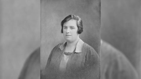 Black and white portrait photograph of Helen Duncan