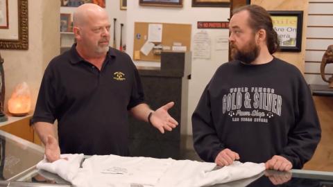 Rick talking to Chumlee