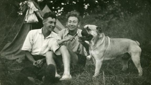 Vintage family photos | Royalty Free | Unsplash 