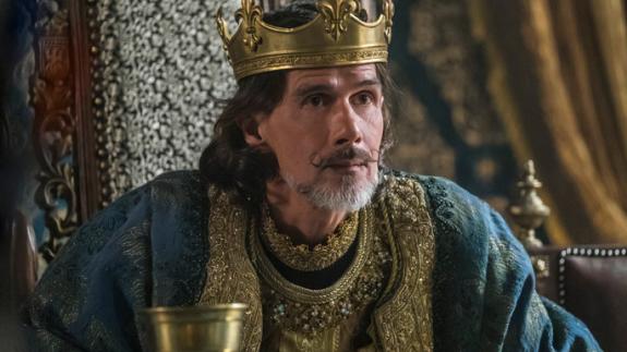 Emperor Charles (Lothaire Bluteau)