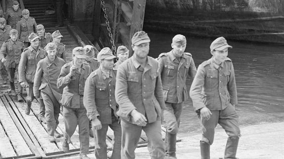 German soldiers who were captured in Normandy disembarking