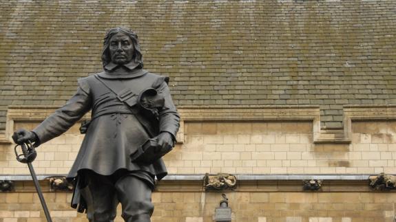 Oliver Cromwell statue
