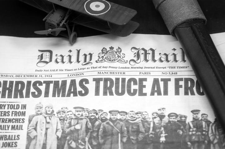 Front page of the Daily Mail from 1914 showing the Christmas Truce